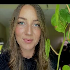 Meet your Posher, Adeline